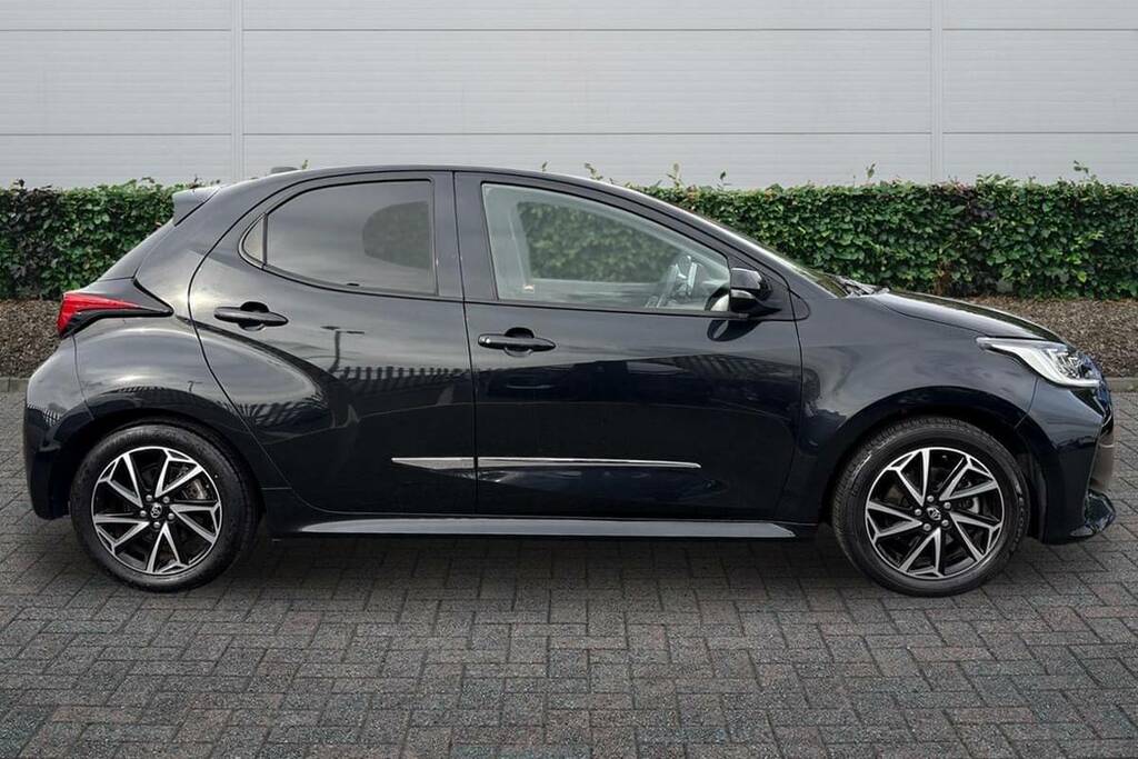 Toyota Yaris 1.5 Hybrid Design Cvt FV23YWK Black #4