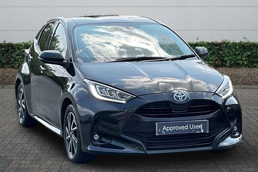 Toyota Yaris 1.5 Hybrid Design Cvt BT73RJY Black