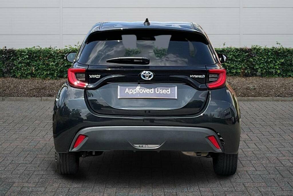 Toyota Yaris 1.5 Hybrid Design Cvt BT73RJY Black #4