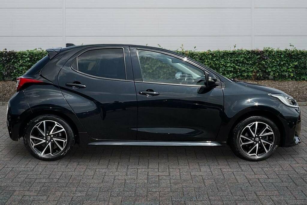 Toyota Yaris 1.5 Hybrid Design Cvt BT73RJY Black #5