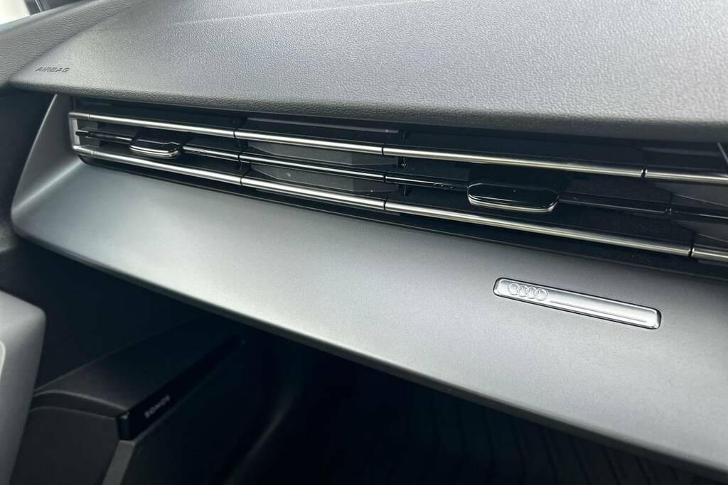 Audi A3 30 Tfsi Sport S Tronic VX25YVZ White #6
