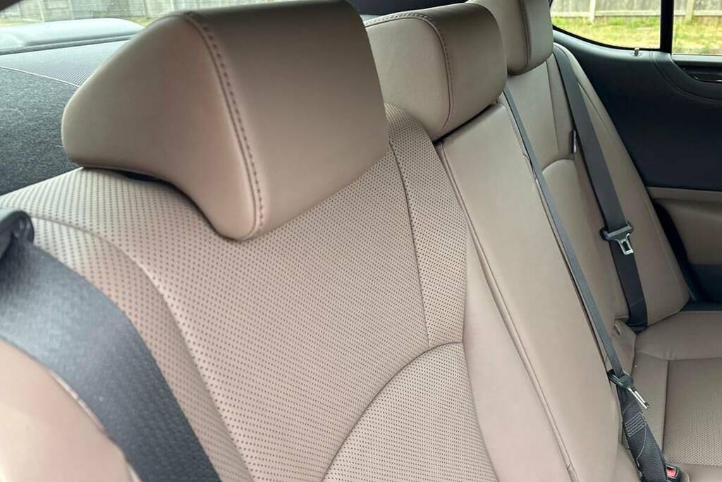 Lexus ES 2.5 Es Premium Edition E-cvt Euro 6 Ss Silver #18