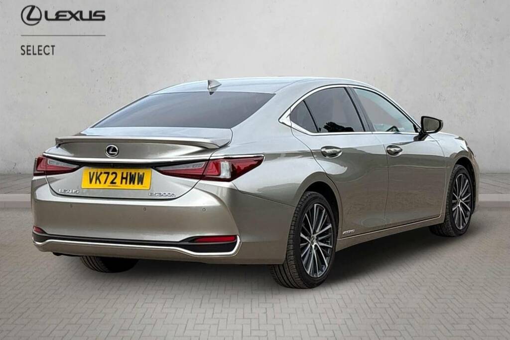 Lexus ES 300H 2.5 Cvt Premium Edition Silver #2