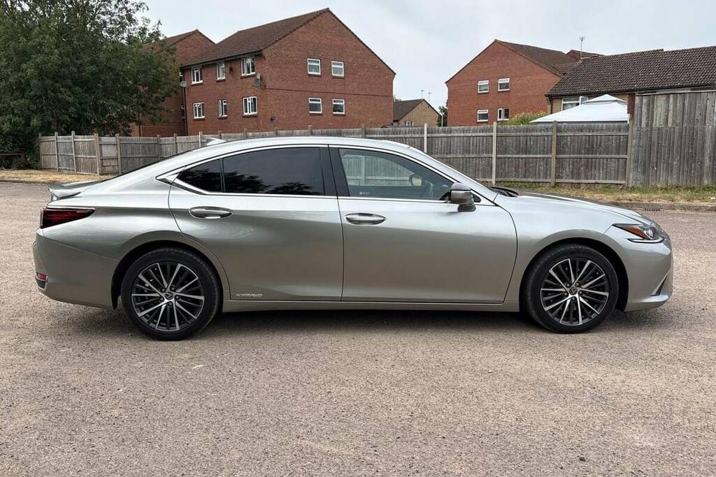 Lexus ES 2.5 Es Premium Edition E-cvt Euro 6 Ss Silver #23