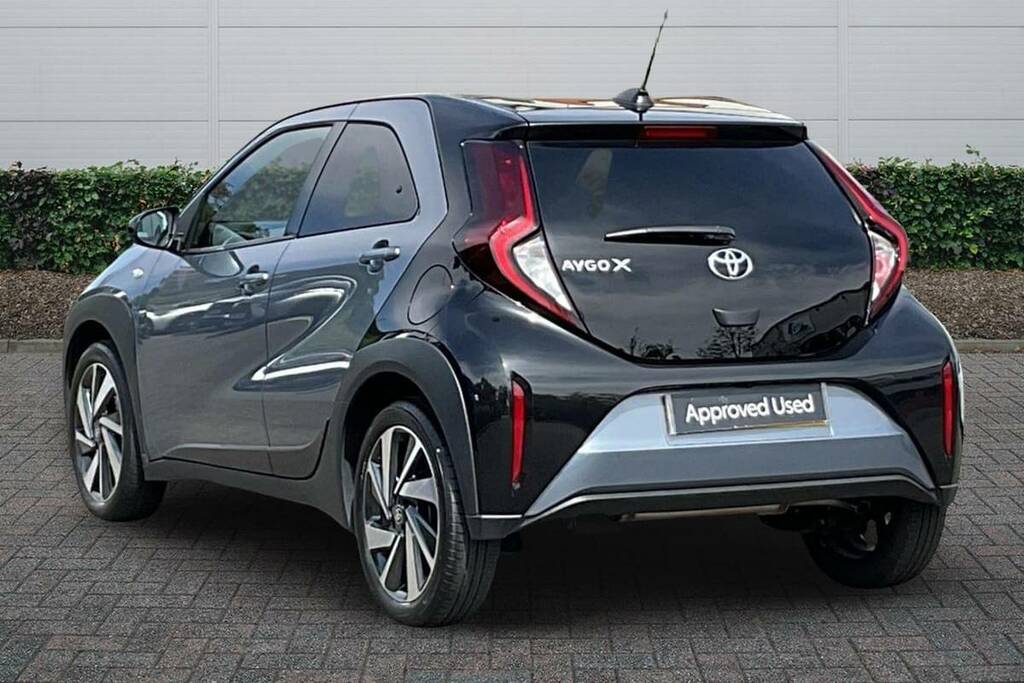 Toyota Aygo X 1.0 Vvt-i Edge BN25LBA Grey #2