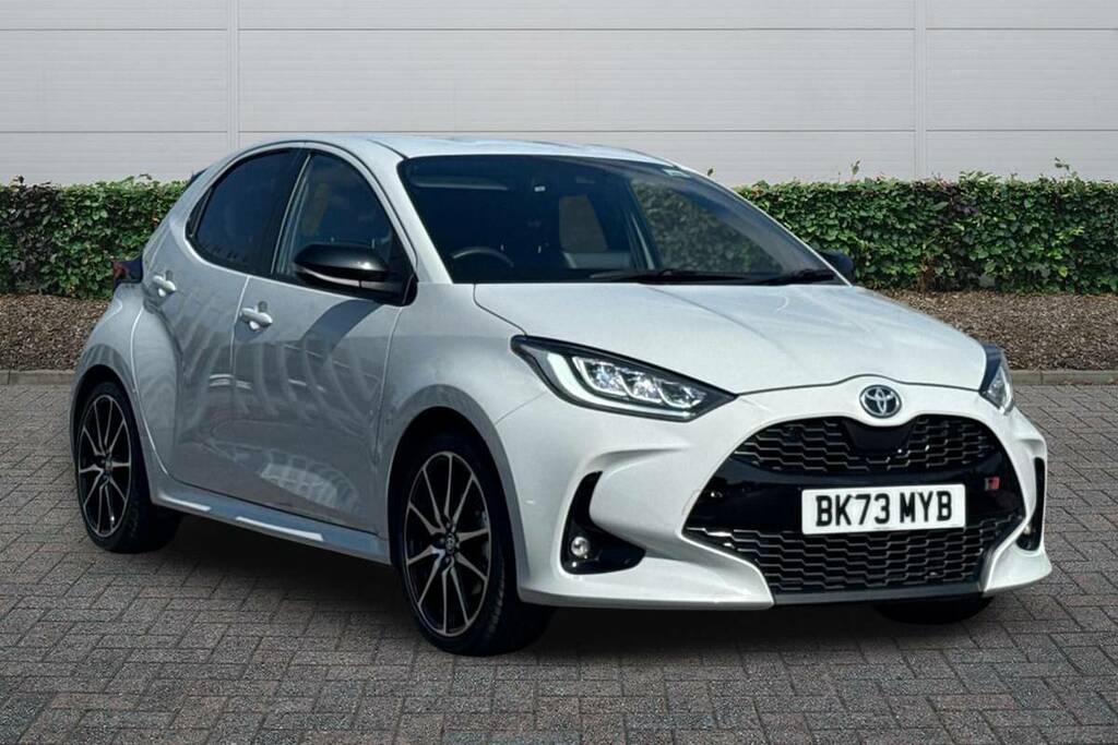 Toyota Yaris 1.5 Hybrid Gr Sport Cvt Grey
