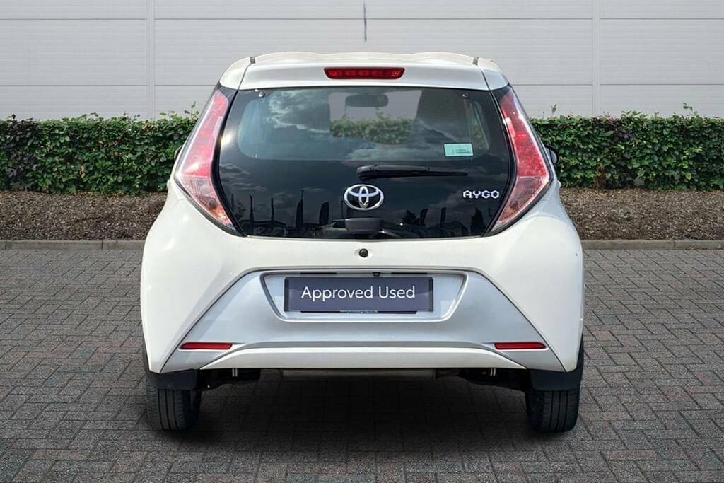 Toyota Aygo 1.0 Vvt-i X-pression X-shift White #4