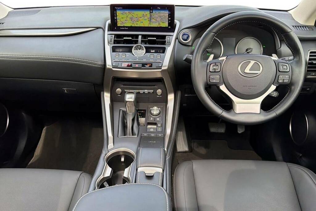 Lexus NX 300H 2.5 Cvt Premium Pack White #6