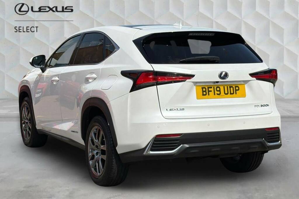 Lexus NX 300H 2.5 Cvt Premium Pack White #4