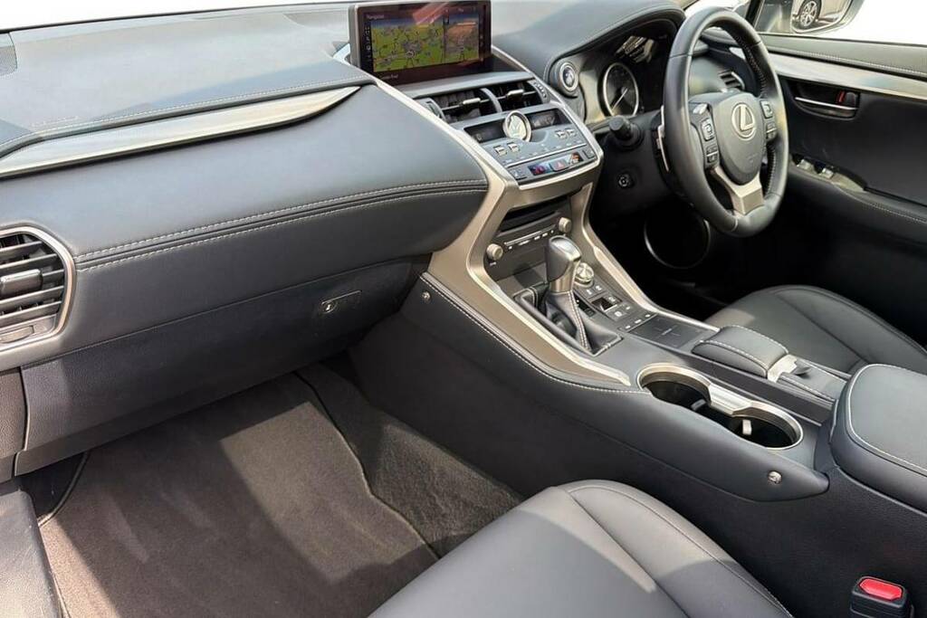 Lexus NX 300H 2.5 Cvt Premium Pack White #5