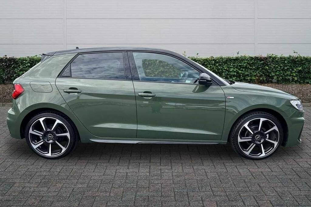 Audi A1 25 Tfsi Black Edition S Tronic VA26LNO Green #4