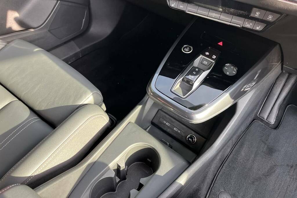Audi Q4 E Tron 210Kw 45 Quattro 82Kwh Black Edition Black #5