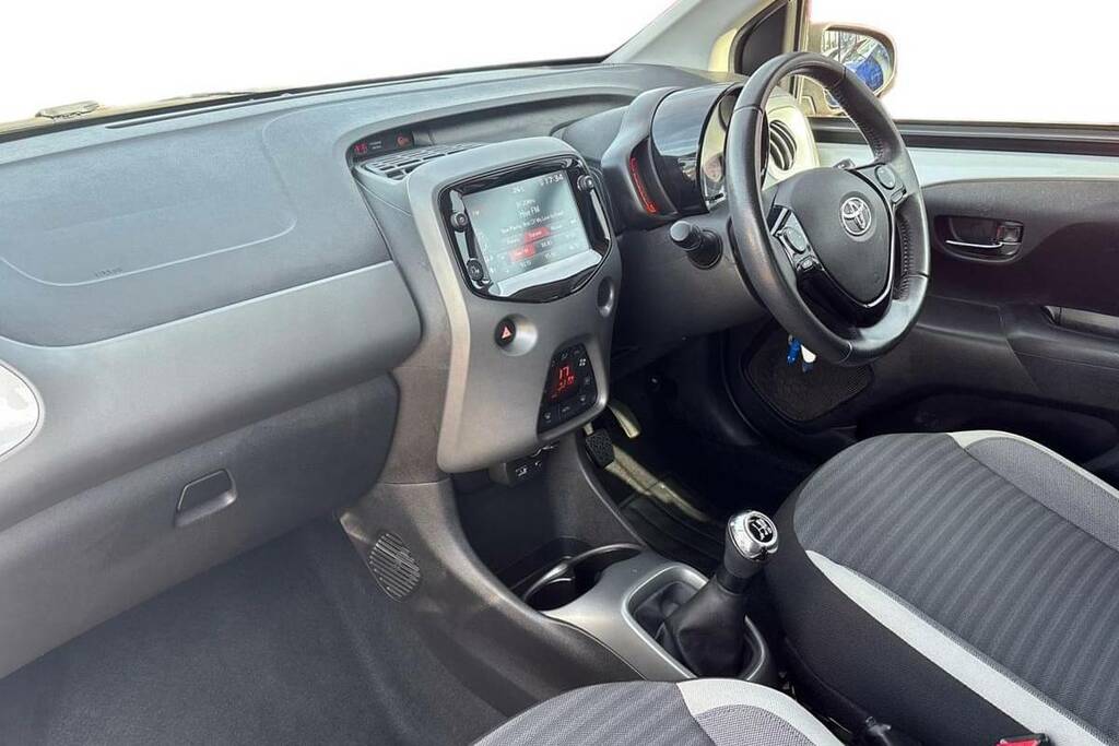 Toyota Aygo Hatchback Red #9