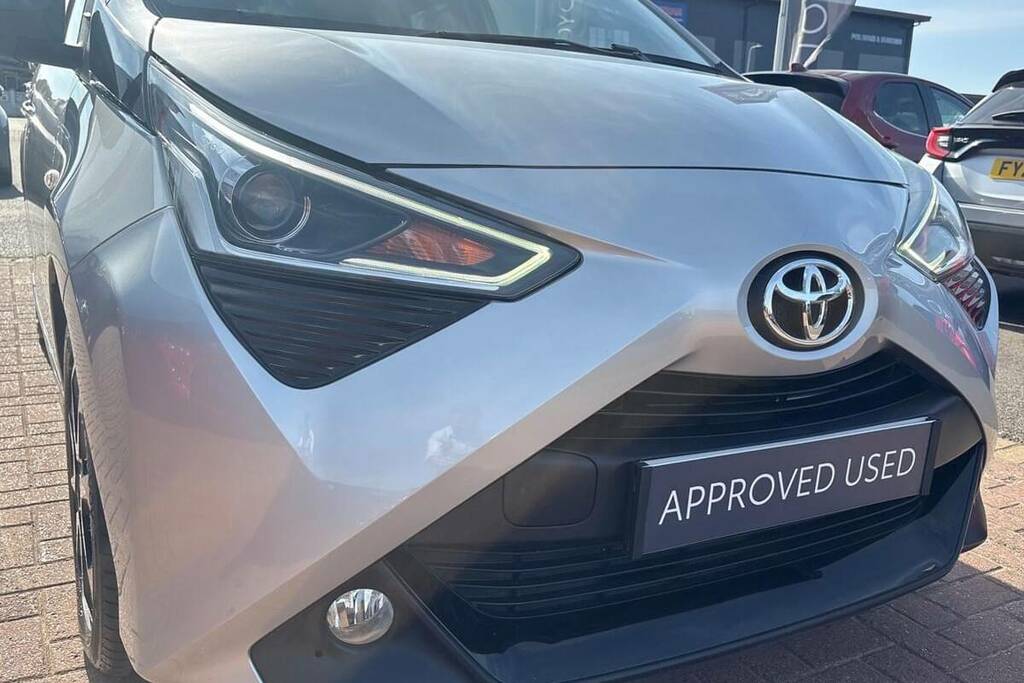 Toyota Aygo Hatchback Red #26