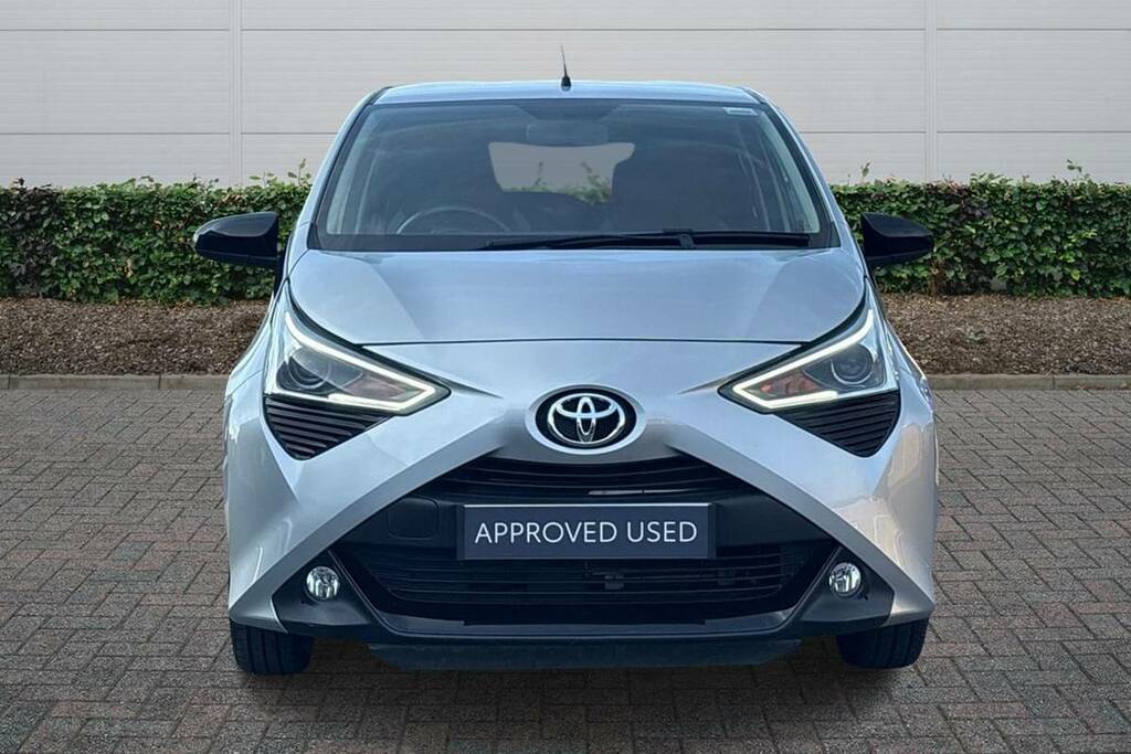 Toyota Aygo 1.0 Vvt-i X-trend Silver #2