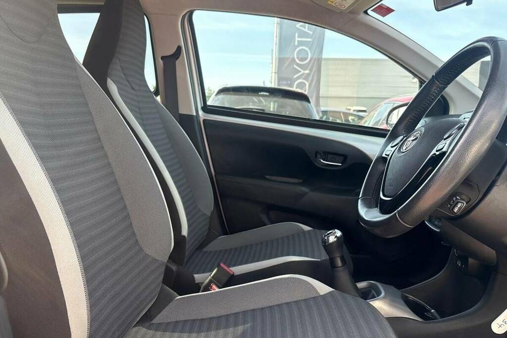 Toyota Aygo Hatchback Red #12
