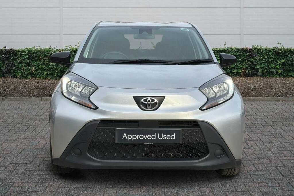 Toyota Aygo X 1.0 Vvt-i Pure Silver #3