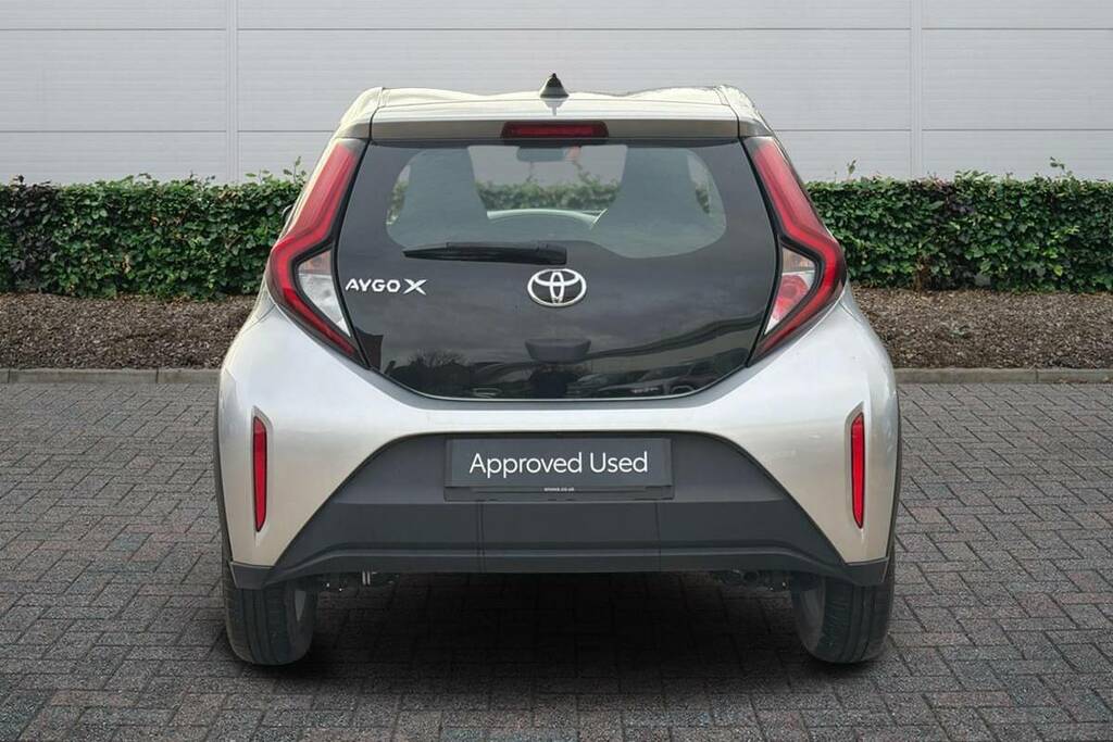 Toyota Aygo X 1.0 Vvt-i Pure Silver #4