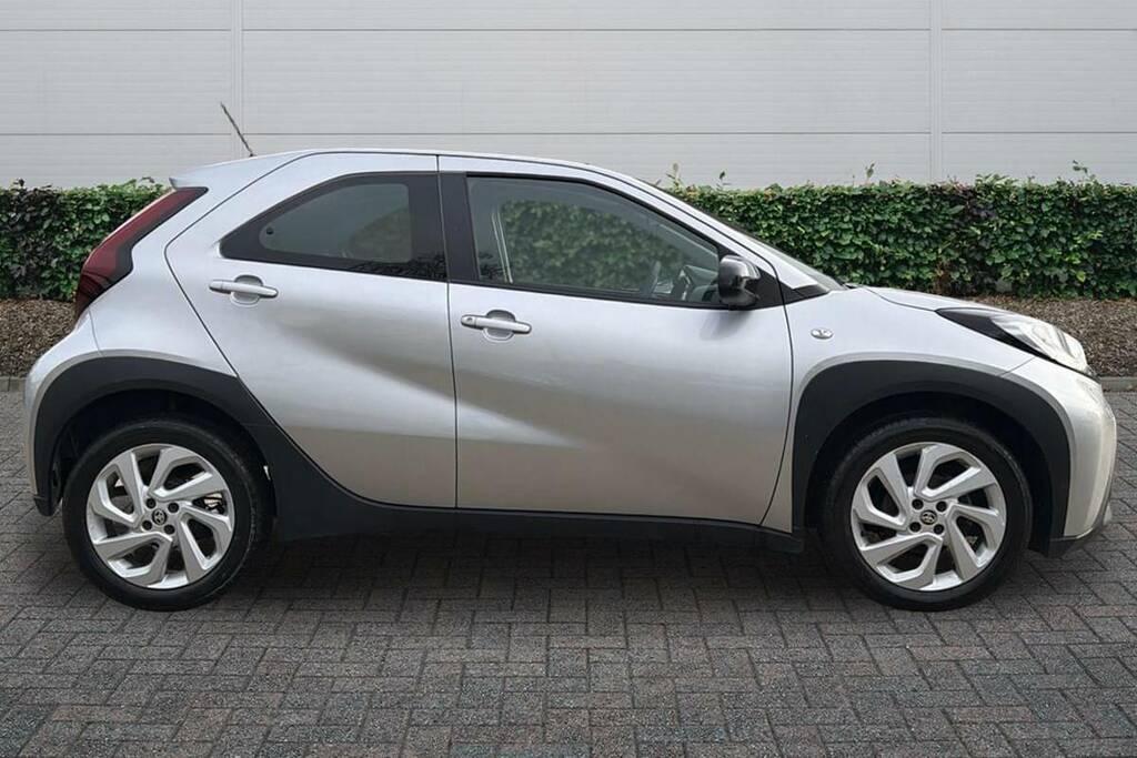 Toyota Aygo X 1.0 Vvt-i Pure Silver #5