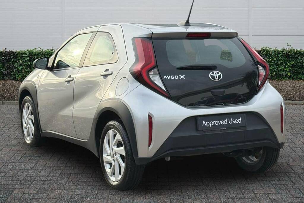 Toyota Aygo X 1.0 Vvt-i Pure Silver #2