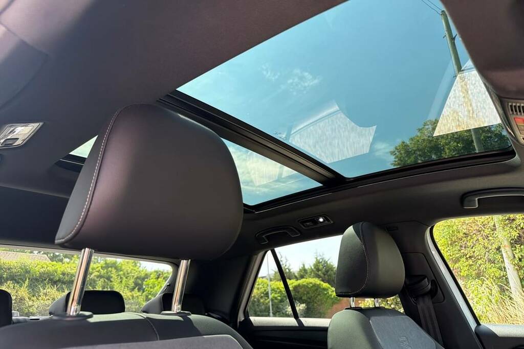Volkswagen T-Roc Black Edition White #13