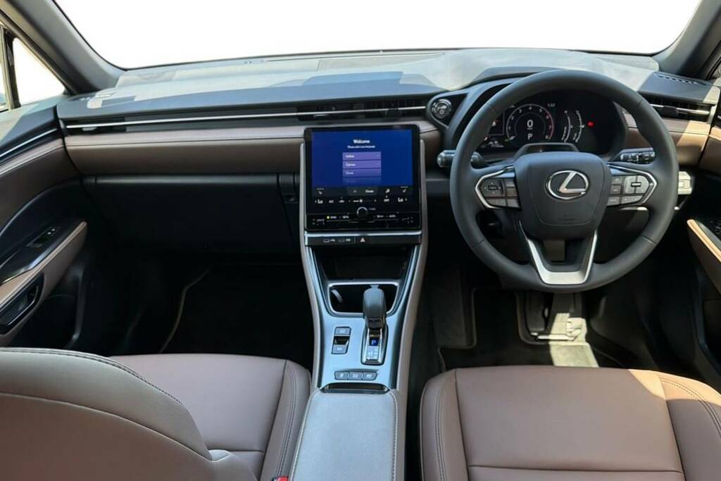 Lexus LBX 1.5 Premium E-cvt Silver #6