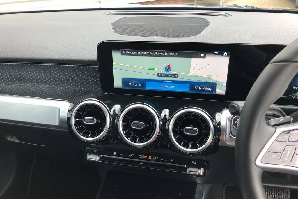 Mercedes-Benz GLB Class 200 Sport Executive 7G-tronic Blue #3