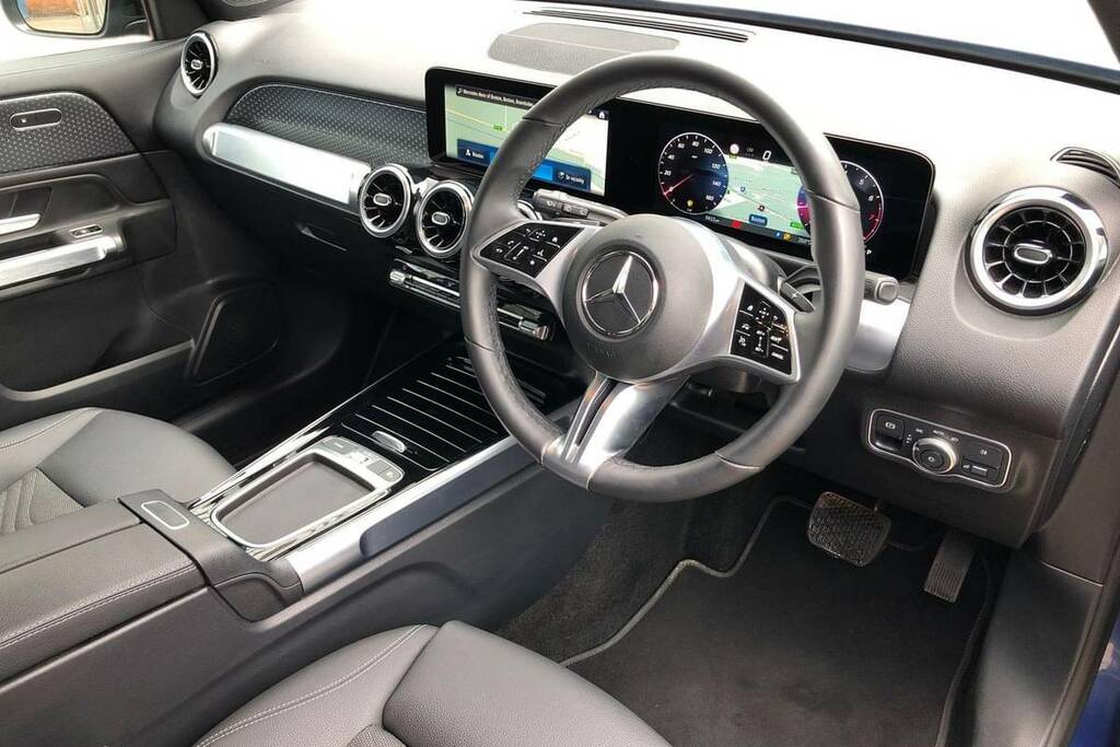 Mercedes-Benz GLB Class 200 Sport Executive 7G-tronic Blue #4