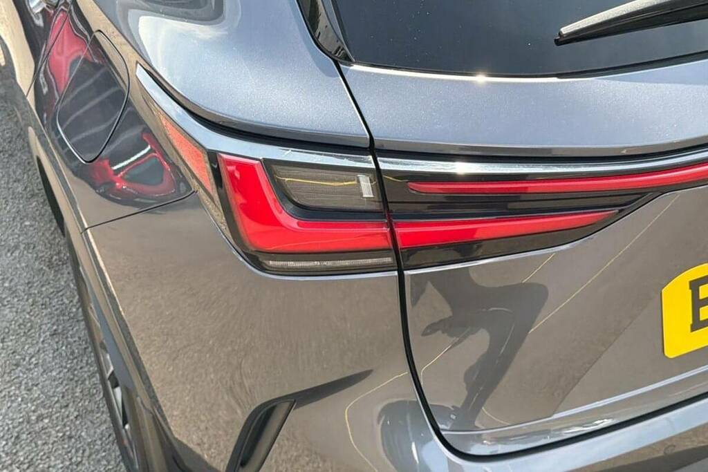 Lexus NX 450H 2.5 E-cvt Premium Packsunroof White #21