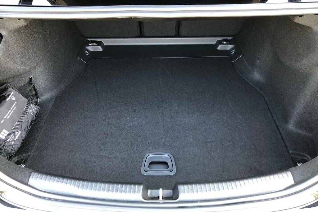 Mercedes-Benz C Class C300 Amg Line Premium Plus 9G-tronic Black #3