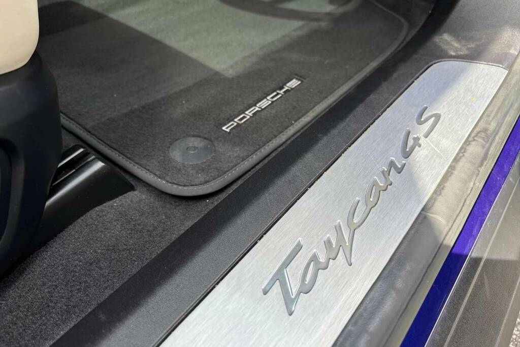 Porsche Taycan Taycan T White #36