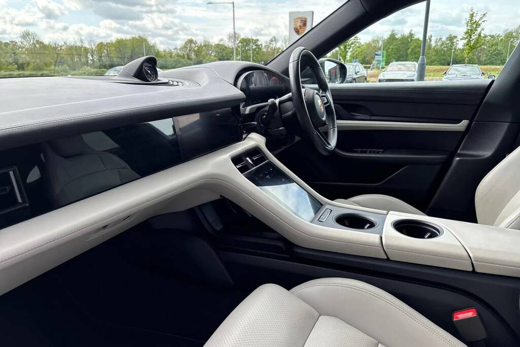 Porsche Taycan Taycan T White #25