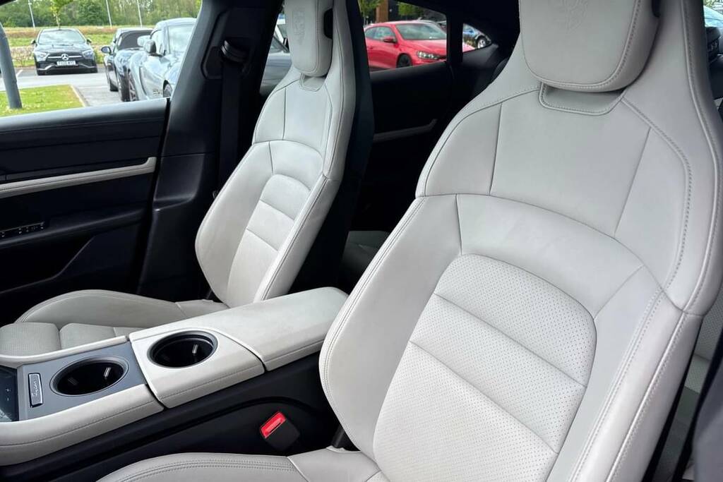Porsche Taycan Taycan T White #20