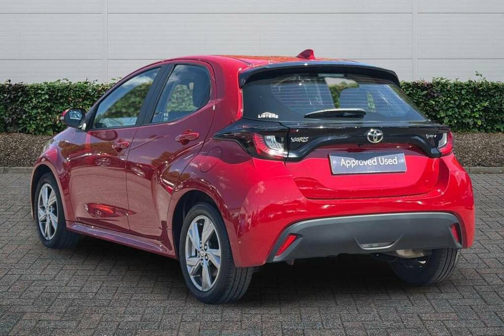 Toyota Yaris 1.5 Hybrid Icon Cvt WN24BZG  #2