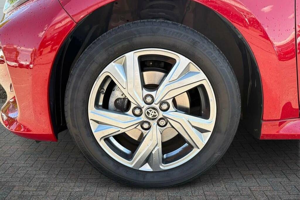 Toyota Yaris 1.5 Hybrid Icon Cvt WN24BZG  #6