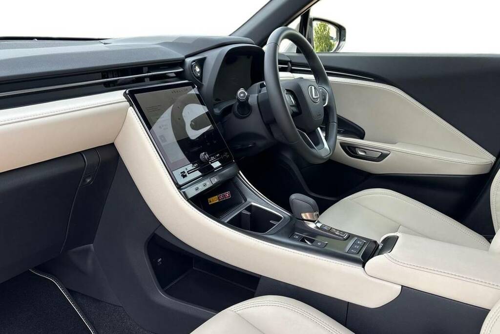 Lexus LBX 1.5 Premium Plus E-cvt Black #5