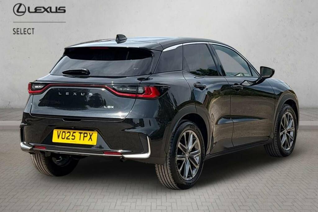 Lexus LBX 1.5 Premium Plus E-cvt Black #2