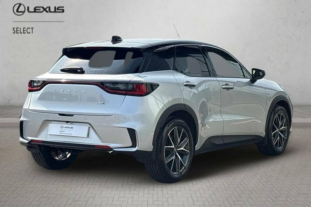 Lexus LBX 1.5 Premium Plus Design E-cvt Black #2