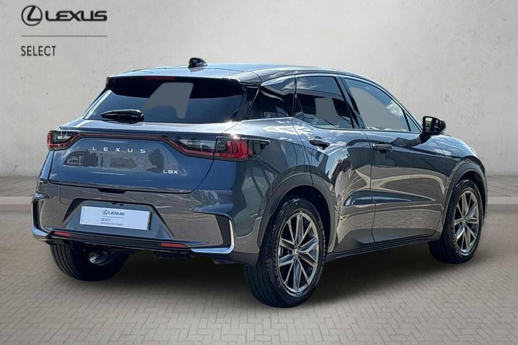 Lexus LBX 1.5 Takumi E-cvt Awd Grey #2