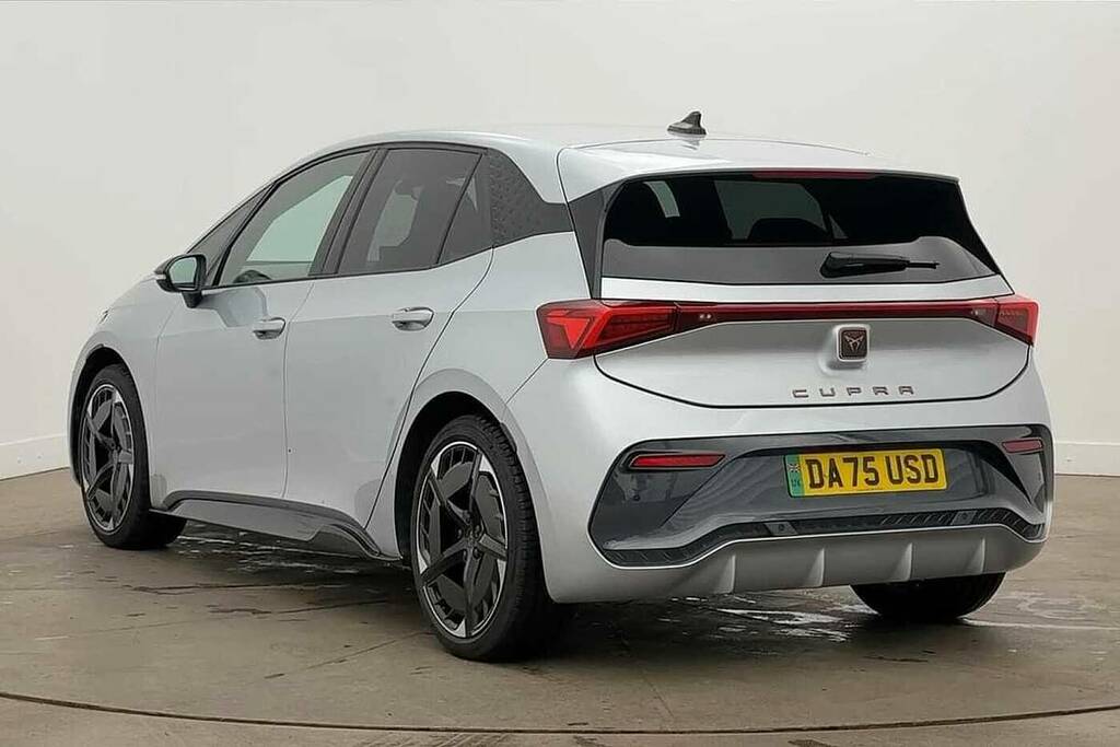 Cupra Born 170Kw E-boost V2 59Kwh Silver #3