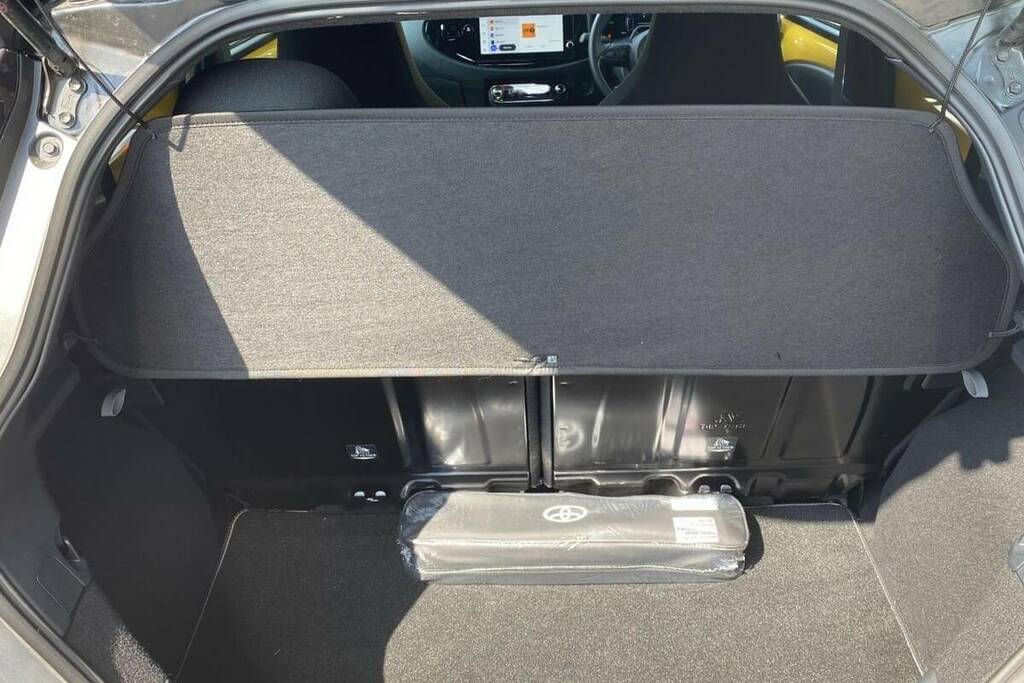 Toyota Aygo X Edge Auto White #9