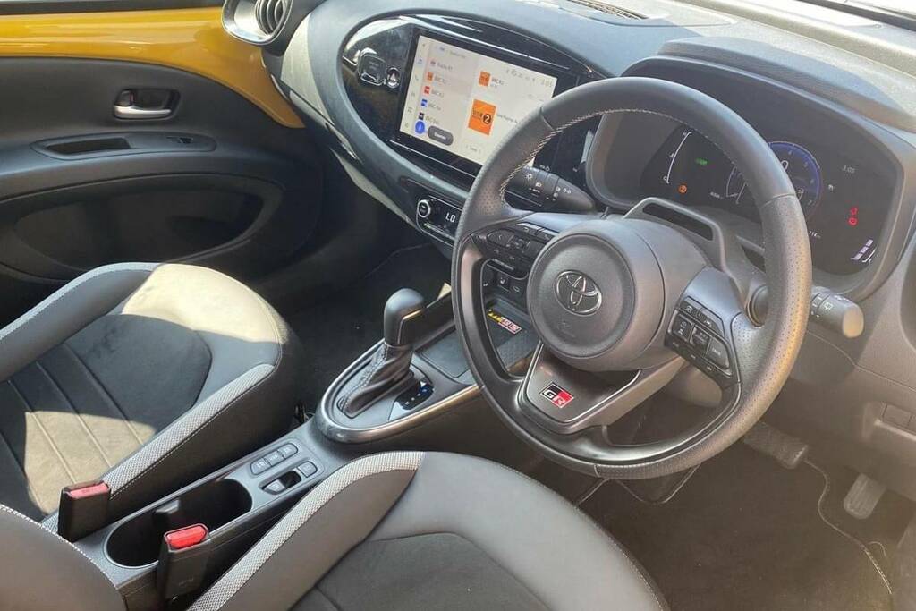 Toyota Aygo X Edge Auto White #11