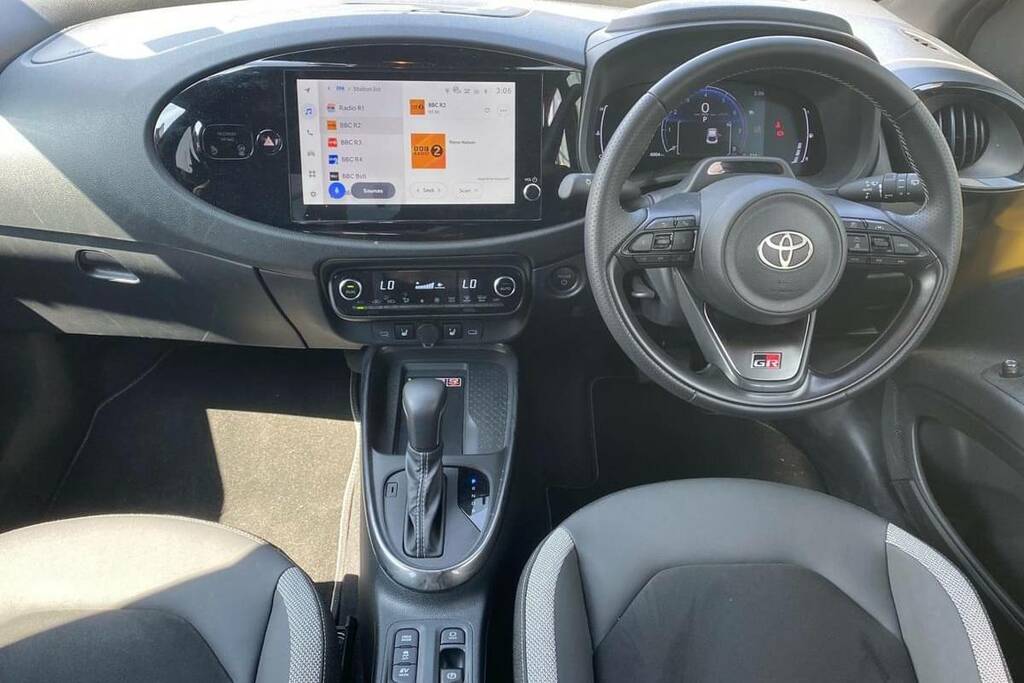 Toyota Aygo X Edge Auto White #7