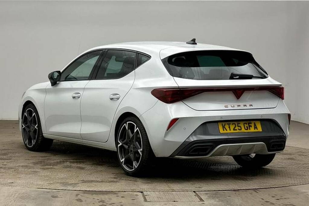 Cupra Leon 1.5 Etsi 150 V2 Dsg White #3