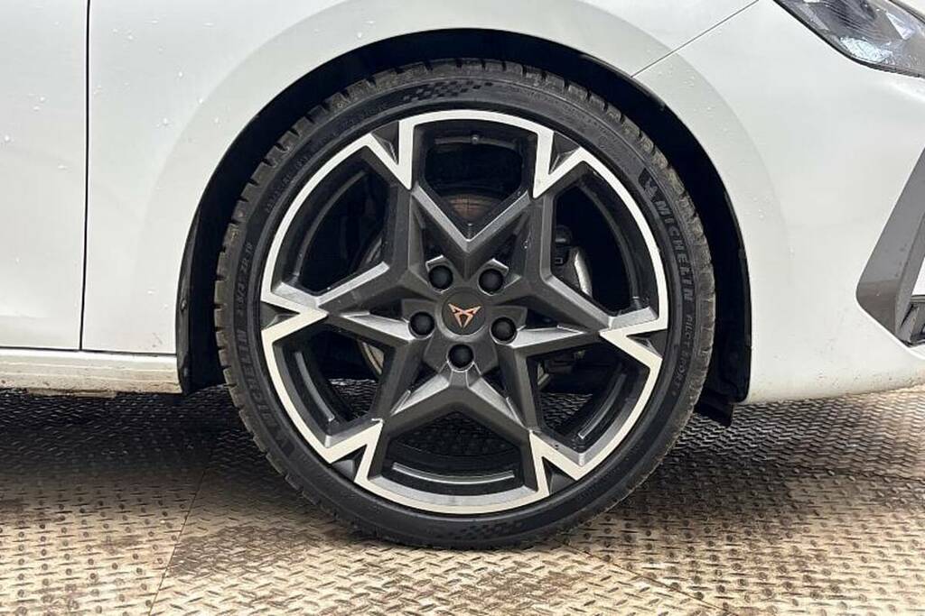 Cupra Leon 1.5 Etsi 150 V2 Dsg White #5
