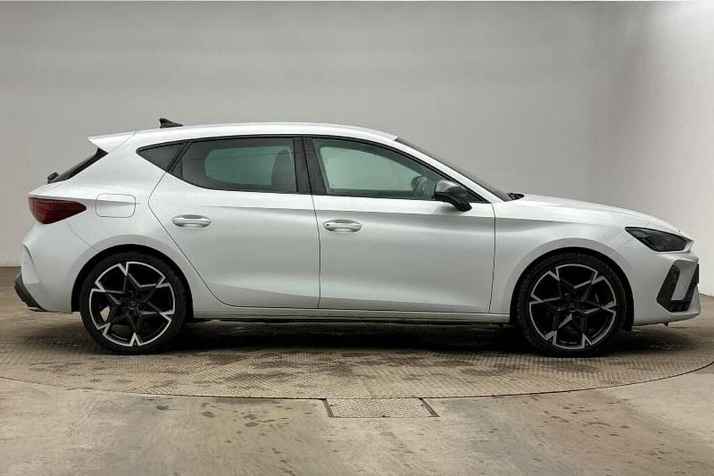 Cupra Leon 1.5 Etsi 150 V2 Dsg White #4