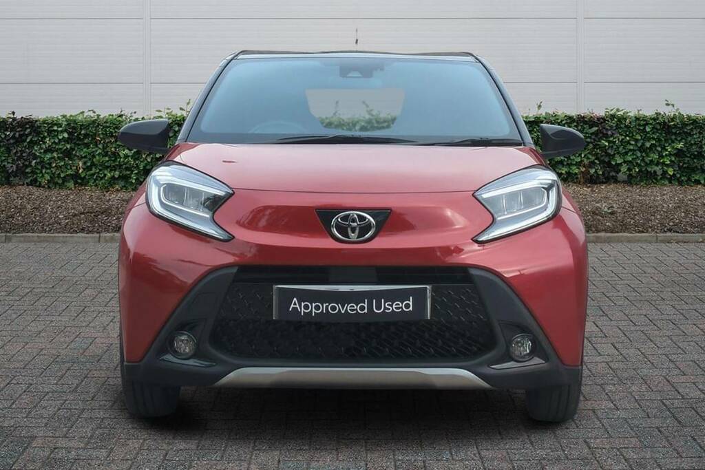 Toyota Aygo X 1.0 Vvt-i Exclusive Red #3