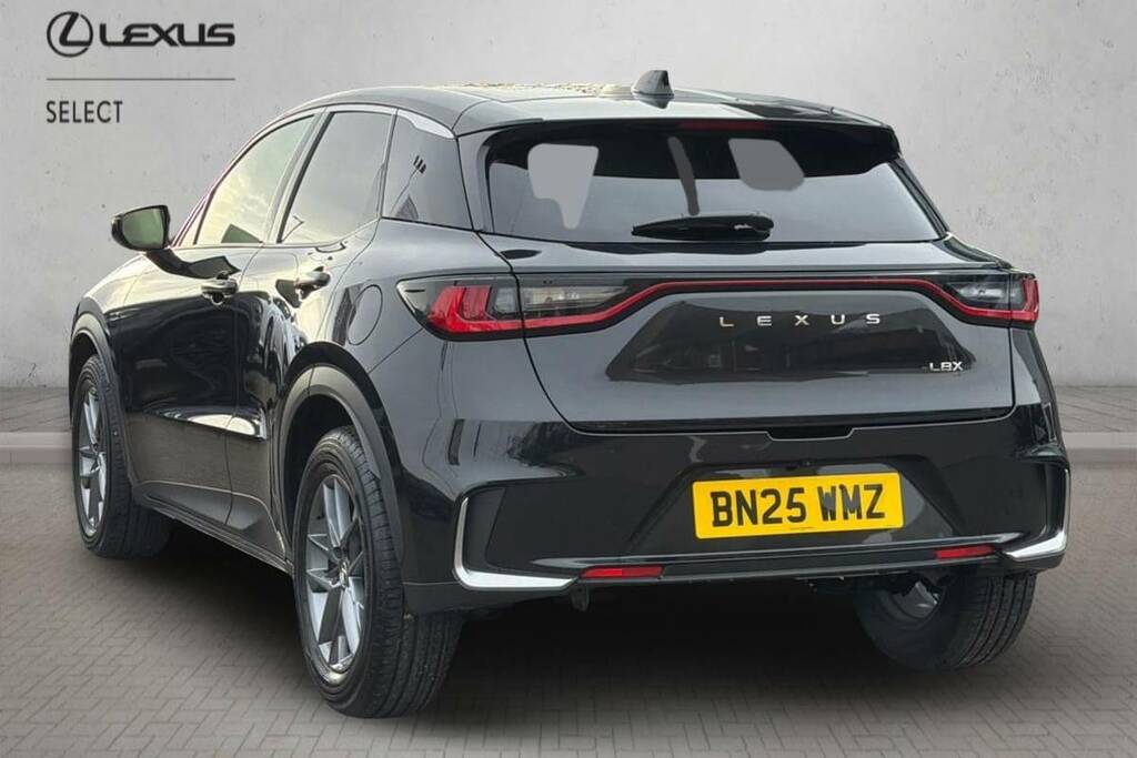 Lexus LBX 1.5 Premium E-cvt Black #2