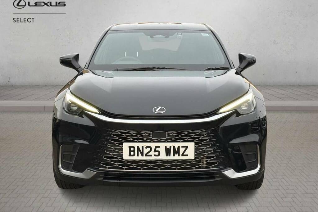 Lexus LBX 1.5 Premium E-cvt Black #3