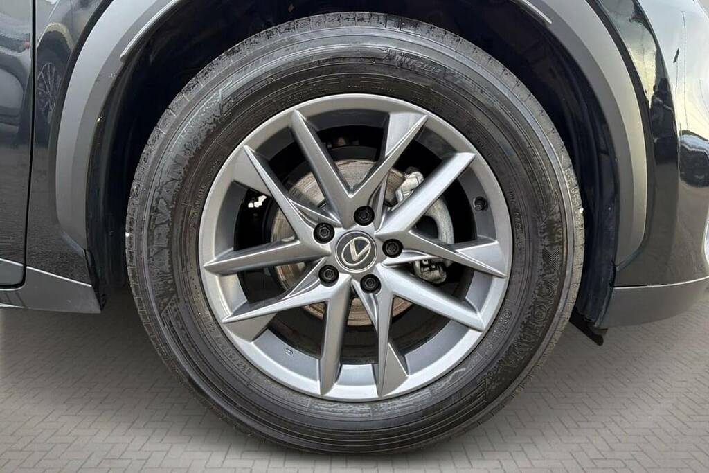 Lexus LBX 1.5 Premium E-cvt Black #6